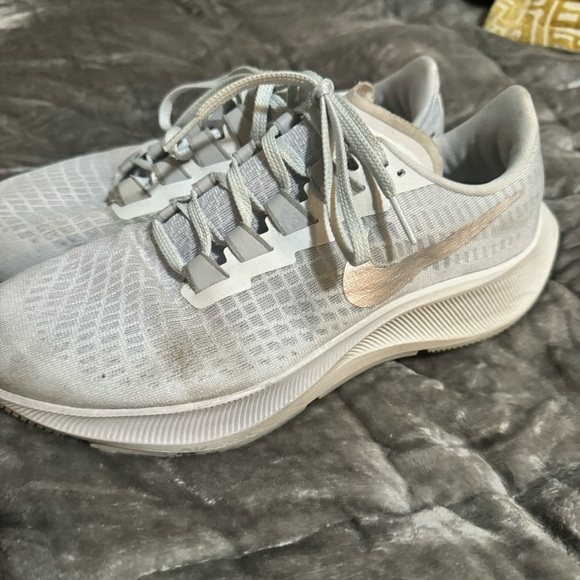 Nike Running White Gray Silver Zoom Shoes Pegasus - Picture 3 of 9